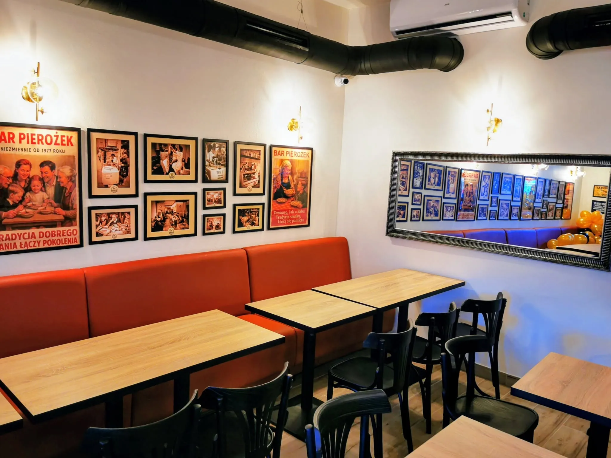 NICEA restaurantsofa 1 av 2