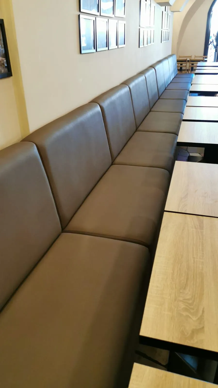 NICEA restaurantsofa 2 av 2