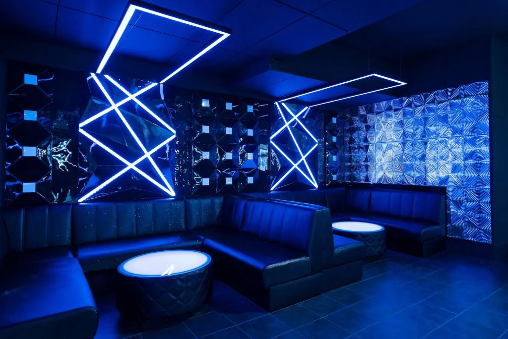 BOX I restaurantsofa, i et lokale