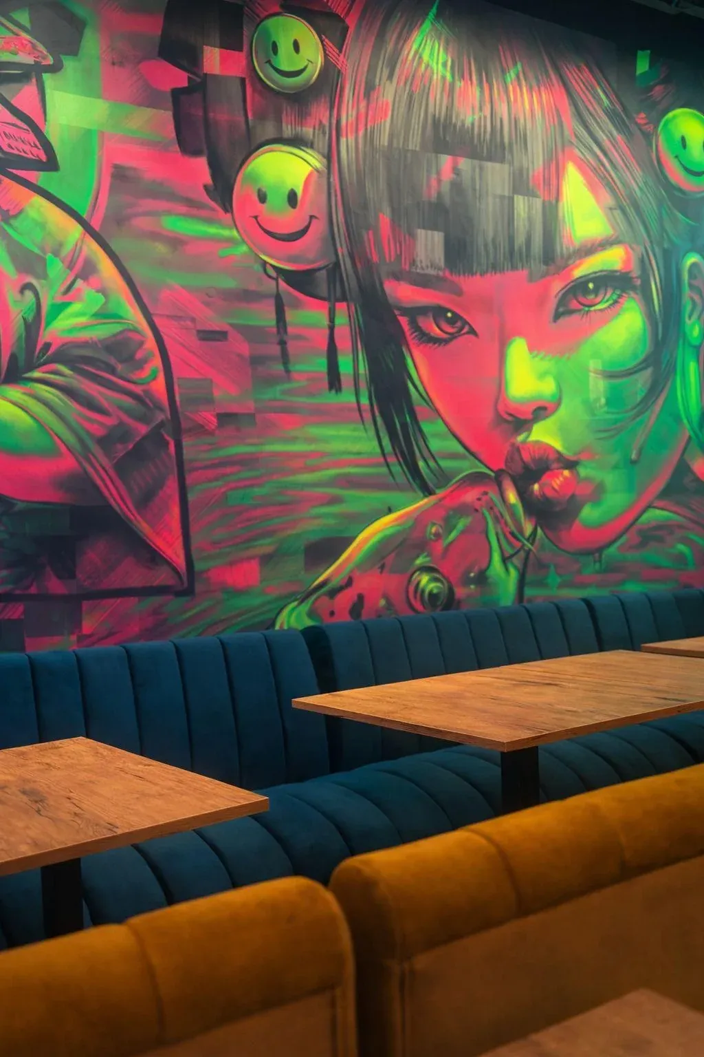 BABILON restaurantsofa 1 av 4