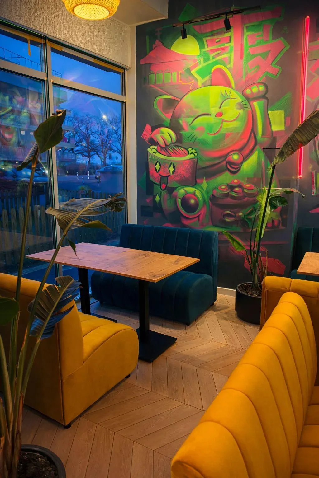 BABILON restaurantsofa 3 av 4