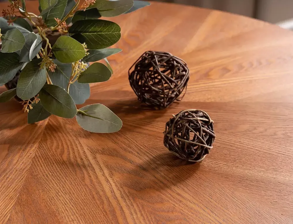 Table AMA 100, a detail of the veneered top, 2 of 2